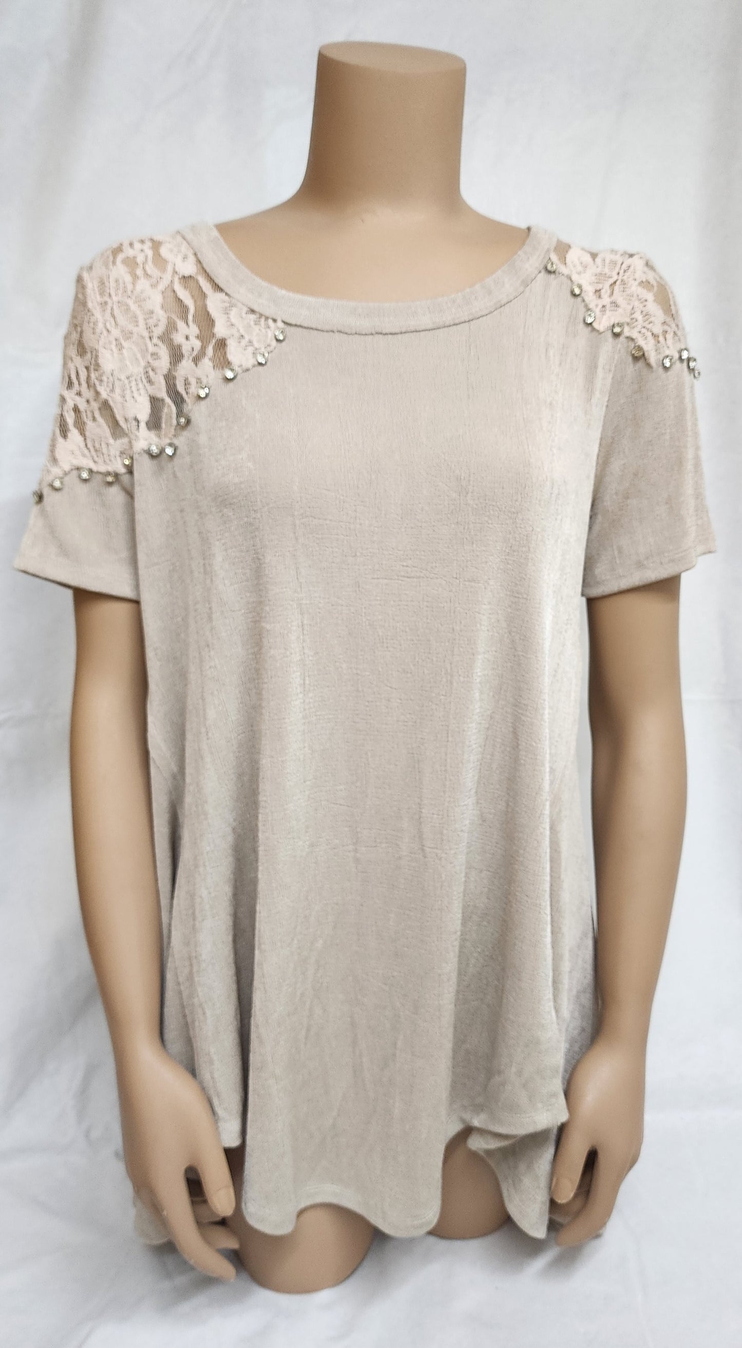 VOCAL - Short Sleeve Shirt w/lace Shoulders