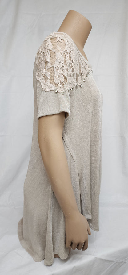 VOCAL - Short Sleeve Shirt w/lace Shoulders