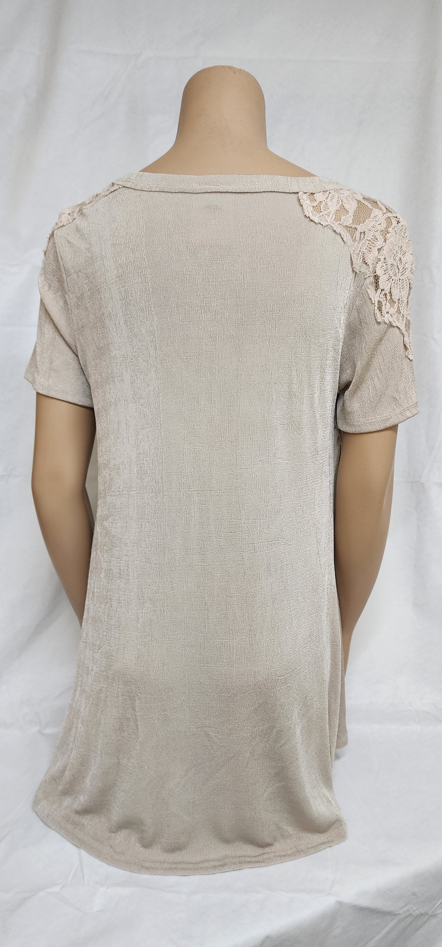 VOCAL - Short Sleeve Shirt w/lace Shoulders