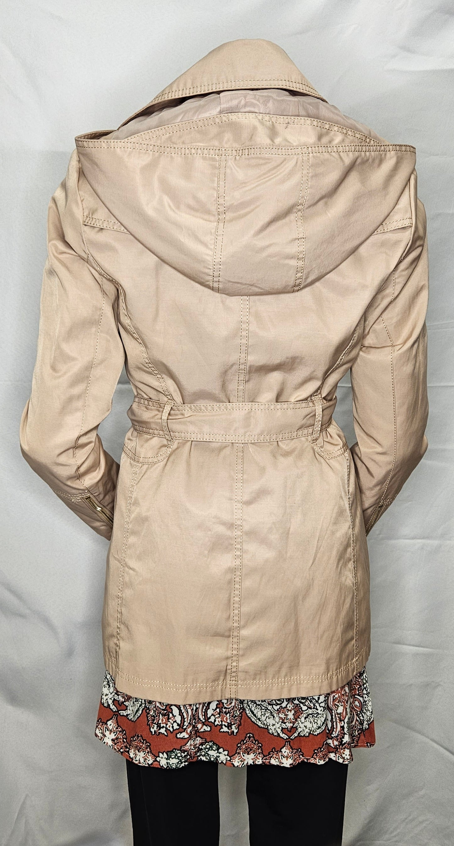 VINCE CAMUTO - Lightweight Tan Jacket