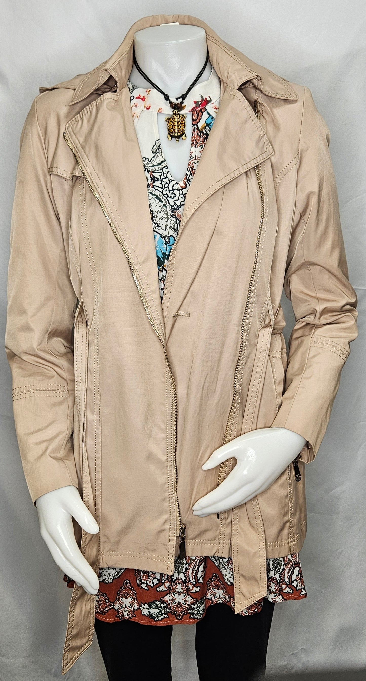 VINCE CAMUTO - Lightweight Tan Jacket