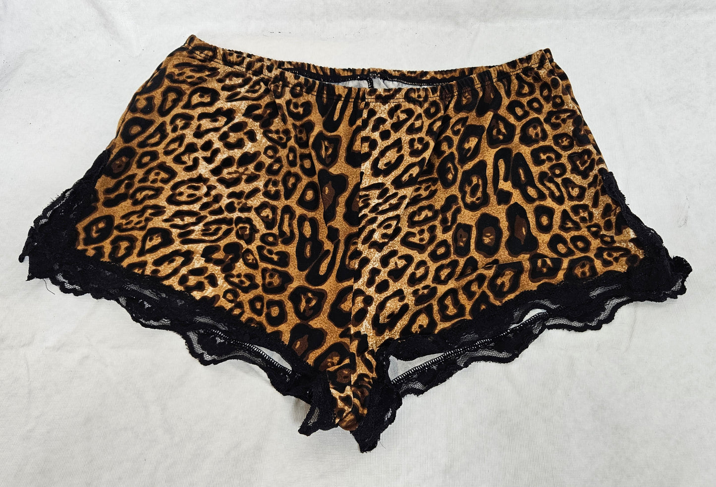 Size M Leopard Print & Lace Shorts