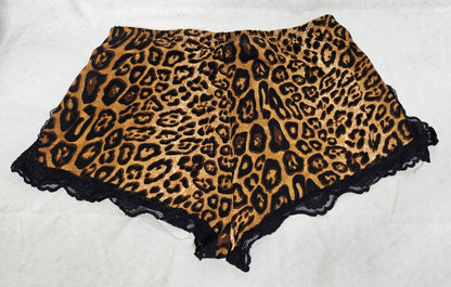 Size M Leopard Print & Lace Shorts